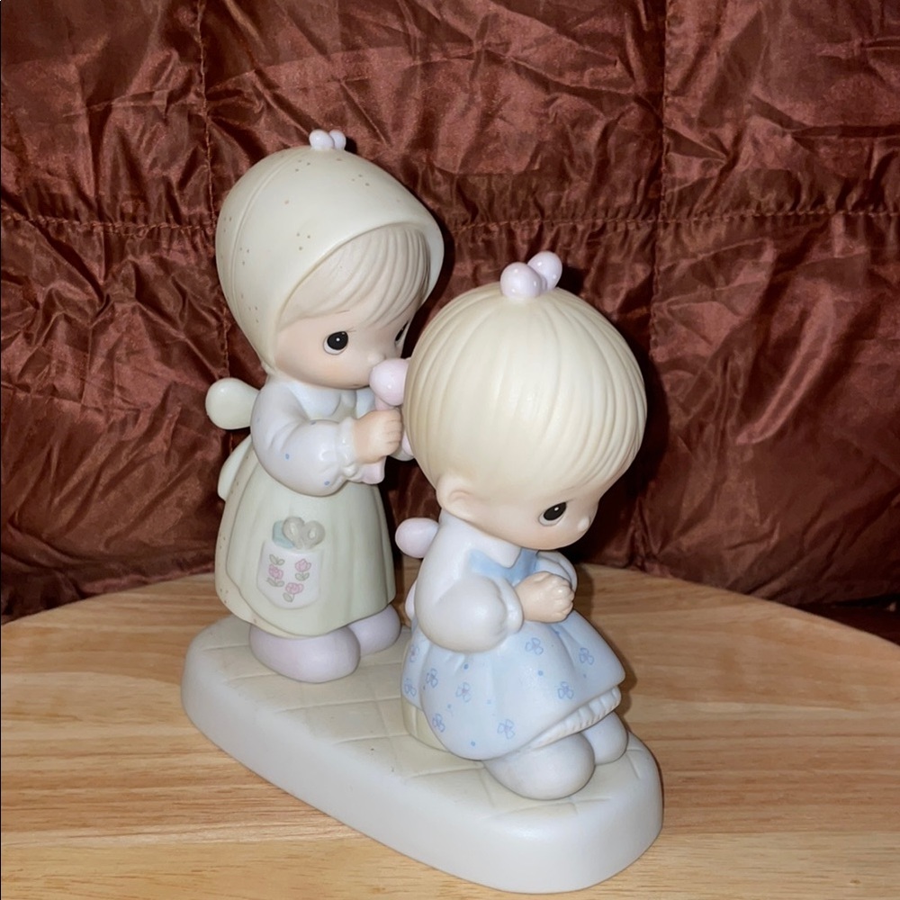 NWOT VINTAGE 1983 JONATHAN & DAVID ENESCO IMPORTS.  To a very special Sister.